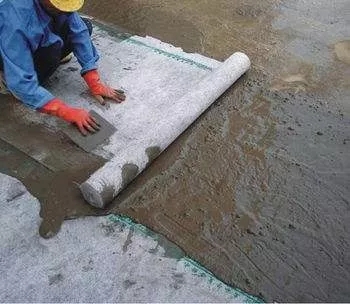 买房装修卫生间如何进行防水选择什么防水涂料？